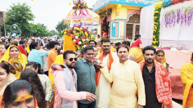 पालकी यात्रा का जगह-जगह स्वागत