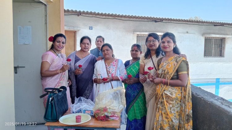 कार्यकर्ता और सहायिकाओं के हक की आवाज बन आवाज बुलंद करने का श्रीमती कविता यादव को मिला प्रतिसाद,सर्वसहमति से चुनी गई कार्यकारी प्रांताध्यक्ष,छत्तीसगढ़ आंगनबाड़ी कार्यकर्ता सहायिका संघ पंजी.409 के प्रांतीय बैठक में सौंपा गया बड़ी जिम्मेदारी