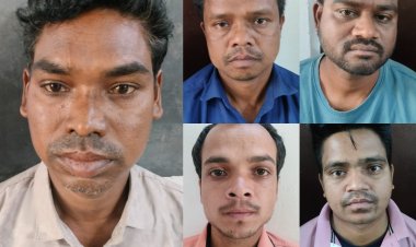 जशपुर पुलिस का ऑपरेशन शंखनाद निरंतर जारी : 6किलो गौ वंश, मांस के साथ पांच आरोपियों को सिटी कोतवाली जशपुर ने किया गिरफ्तार,आरोपी गोविंदपुर (झारखंड) से गौ वंश मांस को खरीदकर ला रहे थे जशपुर,आरोपियों द्वारा गौ वंश, मांस परिवहन में प्रयुक्त स्कॉर्पियो वाहन को पुलिस ने किया जप्त