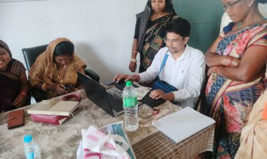 अटल डिजिटल सुविधा केंद्र में ग्रामीणों को मिल रही है सरकारी सेवाओं और योजनाओं का लाभ : पंचायत दिवस के दिन जशपुर के 83 ग्राम पंचायतों में शुरू हुई थी यह सेवा,मुख्यमंत्री विष्णु देव साय ने मोदी की एक और गारंटी को पूरा करते हुए किया था इस सेवा का शुभारंभ