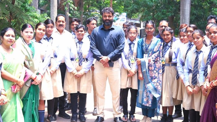 जशपुर के छात्र छात्राओं ने कामयाबी का परचम लहराया : कलेक्टर रोहित व्यास ने जशपुर सीबीएसई बोर्ड 10 वीं और 12 वीं में उत्कृष्ट प्रदर्शन करने वाले विद्यार्थियों को अच्छा परिणाम लाने पर दी हार्दिक बधाई और शुभकामनाएं 