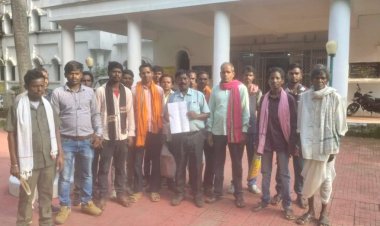 वर्षों से निवासरत आरक्षित आबादी भूमि का दबंगों द्वारा गलत तरीके से पट्टा लिए जाने का मामला पहुंचा जशपुर कलेक्टर के पास,प्रार्थी सहित ग्रामीण हुवे लामबंद,न्याय की गुहार लगाने कलेक्टर को सौंपा ज्ञापन