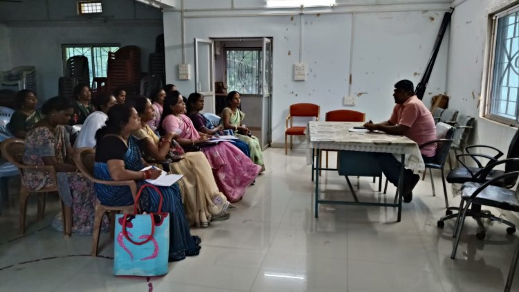 केंद्र संचालन में आ रही दिक्कतों और परेशानियो को लेकर छत्तीसगढ़ आंगनबाड़ी कार्यकर्ता सहायिका संघ पंजी.409 ने जिला कार्यक्रम अधिकारी से मुलाकात कर किया निराकरण का मांग,जिलाध्यक्ष श्रीमती कविता यादव ने गिनाई समस्याएं