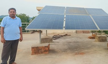 जशपुर जिला में प्रधानमंत्री सूर्य घर मुफ्त बिजली योजना से लोगों को हो रही है आर्थिक बचत, पर्यावरण संरक्षण को भी मिल रहा बढ़ावा,योजना से हुवे लाभार्थी सुभाष मिंज को बिजली बिल में हुई भारी बचत