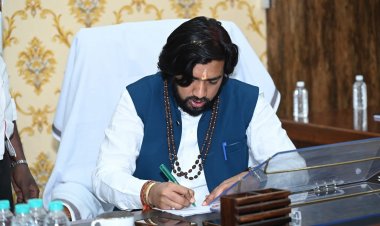 कैबिनेट मंत्री गुरु खुशवंत साहेब जी ने आरंग के क्षेत्रीय कार्यालय में किया जनदर्शन : 71 प्राप्त आवेदनों में अधिकांश का त्वरित निराकरण, 50 पीएम आवास हितग्राहियों को मिले स्वीकृति पत्र