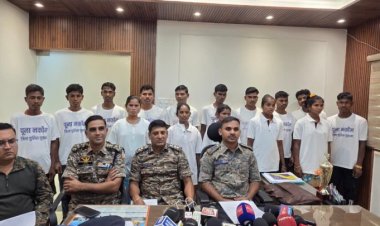 सुरक्षा बलों को मिली सफलता, 48 लाख के 15 इनामी नक्सलियों ने किया आत्मसमर्पण