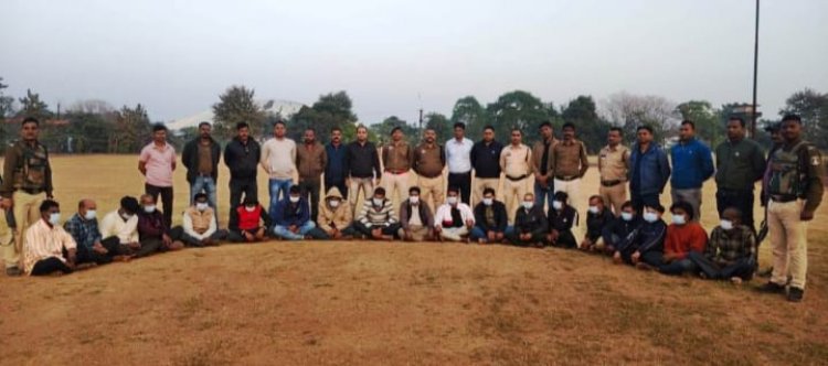 खजाने की अफवाह ने युवकों को बनाया डकैत, कोरबा में हुए डकैती कांड में 19 आरोपी गिरफ्तार, परिजनों ने मचाया बवाल