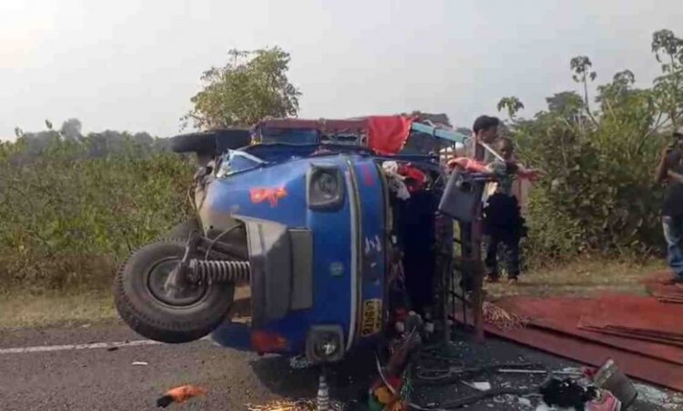 मध्यप्रदेश में सड़क हादसा एक ही परिवार के तीन लोगों की मौत