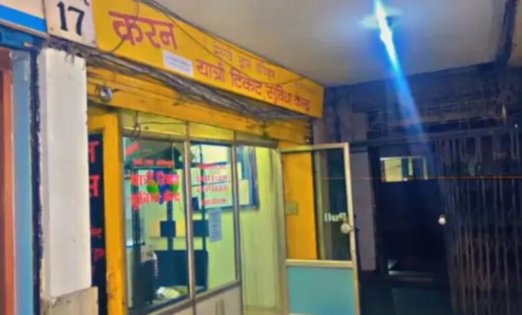 रायपुर में EOW-ACB की बड़ी रेड: करन ट्रेवल्स के ऑफिस में 2 घंटे जांच, पिता-पुत्र से पूछताछ, विदेश यात्रा दस्तावेज जब्त