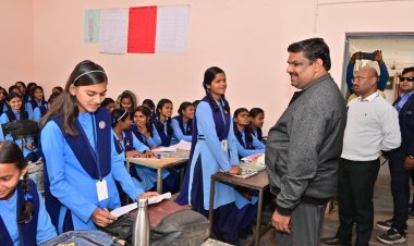 दुर्ग व राजनांदगांव जिले के विद्यालयों का स्कूल शिक्षा मंत्री ने किया आकस्मिक निरीक्षण