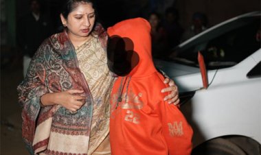 बच्चे की बर्बर पिटाई पर आयोग सख्त, दूरस्थ अंचल में देर रात पहुंचीं अध्यक्ष वर्णिका, दोषियों पर कार्रवाई के निर्देश