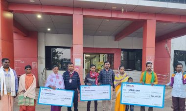 तीन परिवारों को मिला प्रधानमंत्री बीमा योजना का सहारा : बीमा राशि का किया गया भुगतान