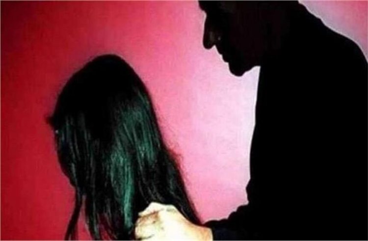 CRIME : शादी के दबाव में होटल में खूनी वारदात, प्रेमी ने प्रेमिका की गला घोंटकर हत्या की