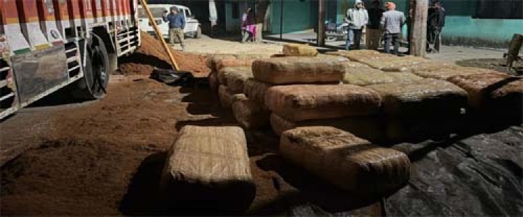 ओडिशा से उत्तरप्रदेश ले जा रहे 6 करोड़ के गाजे के साथ दो गिरफ्तार