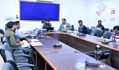 *शिविरों मे प्राप्त आवेदनों का त्वरित निराकरण करें सुनिश्चित - कलेक्टर श्री रोहित व्यास*