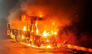 Major Bus Accident: प्राइवेट बस में लगी भीषण आग, यात्रियों में मची अफरा-तफरी