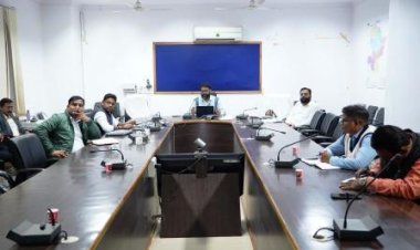 समयबद्ध सेवा और पारदर्शी प्रशासन पर कलेक्टर का सख्त रुख