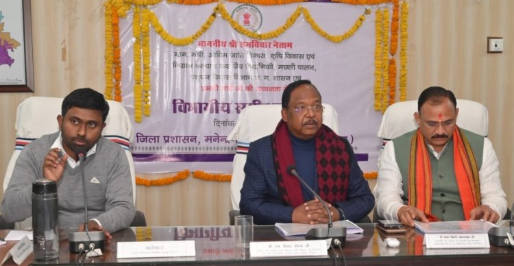 जनहितैषी वाले स्वीकृत कार्य समय-सीमा में करें पूरा: मंत्री नेताम