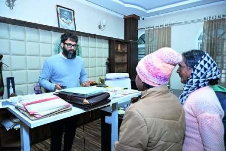 जिला जनदर्शन : कलेक्टर व्यास ने सुनी जन-समस्याएं, त्वरित समाधान के निर्देश जारी