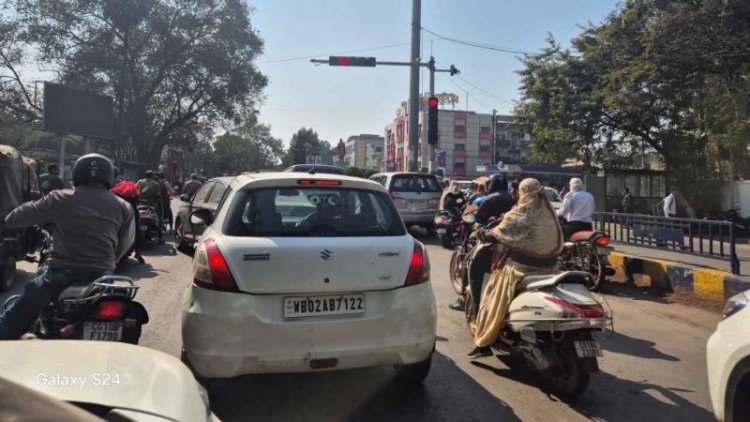 ट्रैफिक पुलिस का महा-एक्शन! 29 हजार वाहन होंगे सड़क से बाहर? ब्लैकलिस्ट होने से पहले चेक करें अपना स्टेटस