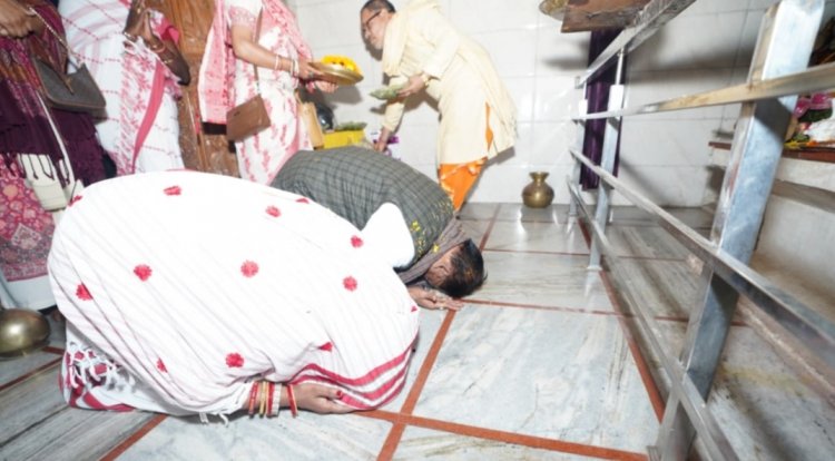 *मुख्यमंत्री विष्णुदेवसाय ने पमशाला स्थित राधा-कृष्ण मंदिर में की पूजा-अर्चना*