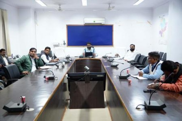 समयबद्ध सेवा और पारदर्शी प्रशासन पर कलेक्टर का सख्त रुख