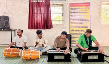 जिन हाथों ने कभी बंदूक थामकर हिंसा को अंजाम दिया, वही प्रशिक्षण लेकर सीख रहे हुनर