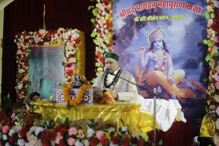 *श्रीमद भागवत कथा का आनंद लेने आ रहे हैँ दूर दूर से  कथा के दूसरे दिन उमड़ा श्रद्धालुओं का सैलाब,भक्तिमय भजनों से झूमें भक्तगण*