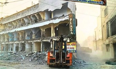 रायपुर में 20 हजार वर्गफीट अवैध निर्माण पर चला बुलडोजर, 2008 से खड़ी बिल्डिंग जमींदोज