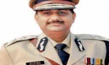 दंतेवाड़ा में डीजीपी गौतम की अधिकारियों के साथ हुई बैठक, नक्सलियों के अंतिम प्रहार पर हुई चर्चा