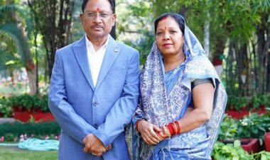 CM विष्णुदेव साय ने अपनी पत्नी कौशल्या साय को जन्मदिन की बधाई दी