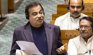 अब सिर्फ 12 घंटे में तय होगा दिल्ली से मुंबई का सफर, नए ‘ग्रीन एक्सप्रेसवे’ की जानकारी नितिन गडकरी ने राज्यसभा में दी