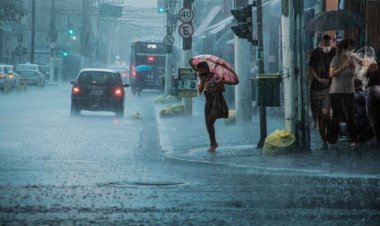 Weather Update : छत्तीसगढ़ में बदला मौसम का मिजाज; रायपुर में गिरे ओले, आज इन इलाकों में होगी बारिश