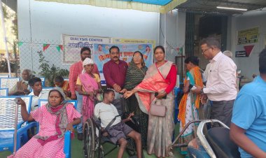 कलेक्टर रोहित व्यास के निर्देशानुसार समाज कल्याण विभाग ने किया सामुदायिक स्वास्थ्य केन्द्र कुनकुरी में दिव्यांगजनों के लिए प्रमाणीकरण एवं यूडीआईडी शिविर का आयोजन : शिविर में 127 का हुआ पंजीयन