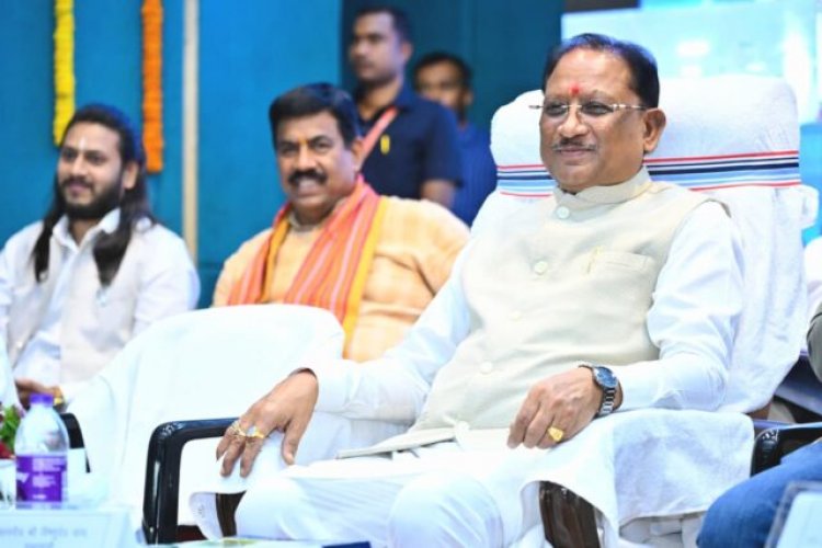 श्रम निरीक्षक श्री लक्ष्मण सिंह मरकाम निलंबित