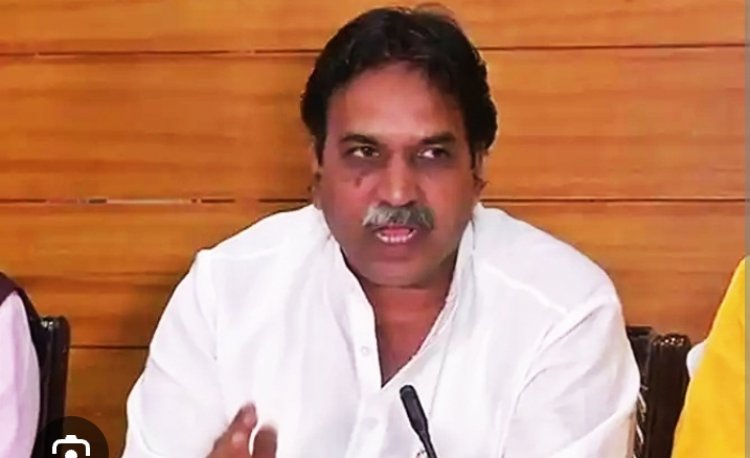 युक्तियुक्करण और जर्जर भवनों के मुद्दे पर बरसे राजेश मूणत, बोले- मैंने खुद दरी खरीद कर दी, अधिकारी सुनते नहीं, जानिए शिक्षा मंत्री ने क्या दिया जवाब?