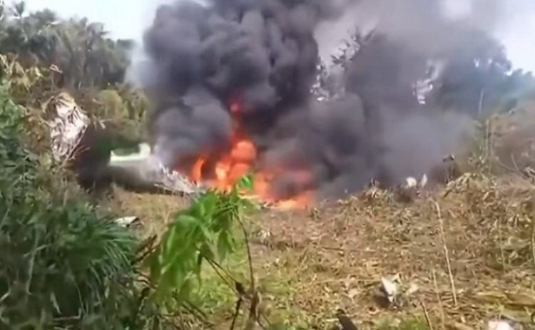 Colombian Plane Crash : उड़ान भरते ही दर्दनाक हादसा, कोलंबिया में सैन्य विमान क्रैश, 100 से ज्यादा सैनिक थे सवार