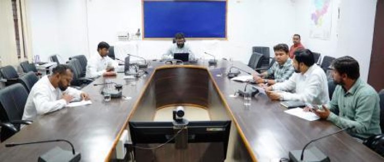 कलेक्टर ने निर्माण एजेंसियों की ली बैठक, गुणवत्ता के साथ समय सीमा में पूर्ण करने के दिए निर्देश