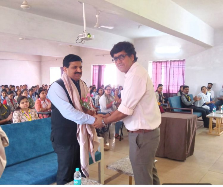 वैज्ञानिक दृष्टिकोण अपनाएं, अन्धविश्वास दूर भगाएं - डॉ दिनेश मिश्र