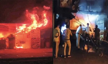 कल्पना रेस्टोरेंट में लगी भीषण आगजनी से फ्रीजर ब्लास्ट, लाखों का सामान जलकर खाक