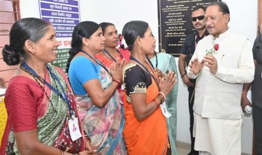 गाँव के द्वार पहुँची डिजिटल सरकार : बड़ेकनेरा का ‘सेवा सेतु’ मॉडल बना ग्रामीण सुशासन की नई मिसाल – मुख्यमंत्री श्री विष्णुदेव साय