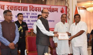 राज्यपाल रेमन डेका ने नवदृष्टि फाउंडेशन के सदस्य रितेश जैन को किया सम्मानित