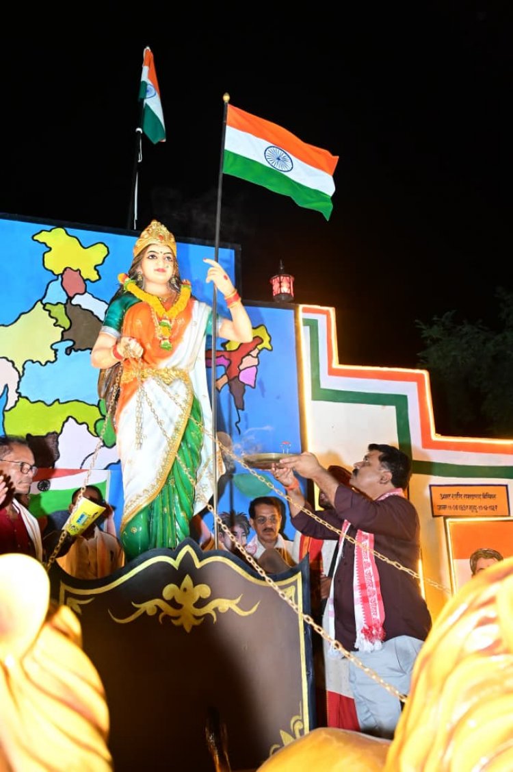 विजय शर्मा ने भारत माता की प्रतिमा व शहीद स्मारक का किया लोकार्पण