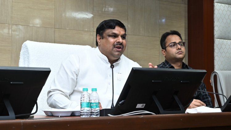 स्कूल शिक्षा मंत्री गजेंद्र यादव की अध्यक्षता में संभागीय संयुक्त संचालकों एवं जिला शिक्षा अधिकारियों की विभागीय समीक्षा बैठक संपन्न