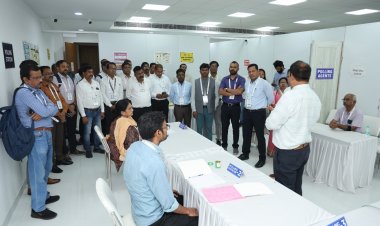 'संविधान और पारदर्शिता हमारी ताकत' : चुनाव आयोग ने मीडिया अधिकारियों को सौंपी फेक न्यूज से लड़ने की जिम्मेदारी,फेक नैरेटिव और AI-डीपफेक पर चुनाव आयोग का बड़ा अलर्ट, मीडिया अधिकारियों को दिए पारदर्शी चुनाव के नए मंत्र