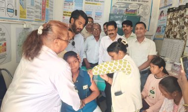 सहकारिता से स्वास्थ्य सुरक्षा का संकल्प : कुनकुरी में लगा निःशुल्क हेल्थ कैंप, जशपुर में बेटियों को सर्वाइकल कैंसर से बचाने के लिए तेज हुआ एचपीवी टीकाकरण अभियान