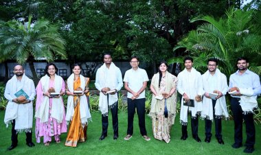 यूपीएससी 2025 के छत्तीसगढ़ टॉपरों ने वित्त मंत्री ओपी चौधरी से की सौजन्य मुलाकात