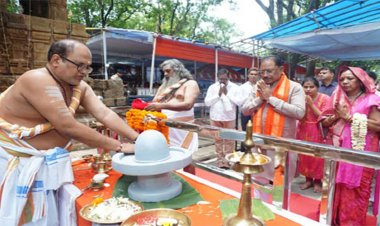 मुख्यमंत्री साय ने भोरमदेव धाम में की पूजा-अर्चना, प्रदेश की सुख-समृद्धि के लिए की मंगलकामना