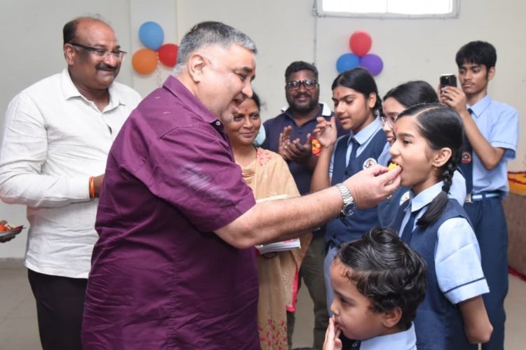 बेटियों के सपनों को मिली नई उड़ान, शाला प्रवेश उत्सव में शामिल हुए पर्यटन एवं संस्कृति मंत्री राजेश अग्रवाल
