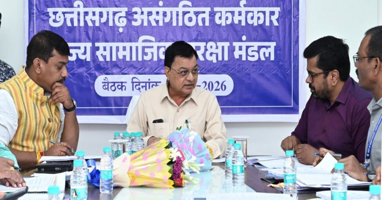 श्रम मंत्री की बैठक में बड़ा फैसला- असंगठित श्रमिकों के लिए बनेंगी नई योजनाएं